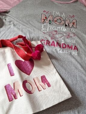 Mom Grandma Great Grandma Graphic Tee - Pink & Gray